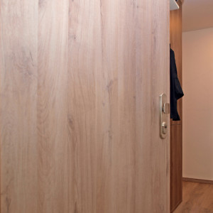 ADLO - Sicherheitst�r ADUO, T�roberfl�che DRG 653 Eiche Kronberg, T�rzarge wei� RAL 9003